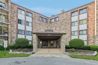 250 W Parliament Place Unit 118, Mount Prospect, IL 60056