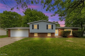 2345 Zircon St NE, Canton, OH 44721