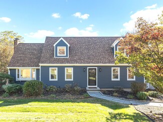 84 Oxbow Ln, Northford, CT 06472