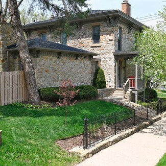 102 4th Ave SW, Faribault, MN 55021