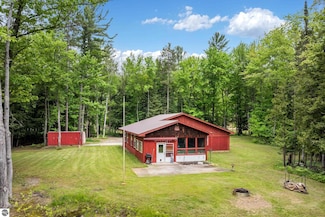 933 Old M 72 NW, Kalkaska, MI 49646