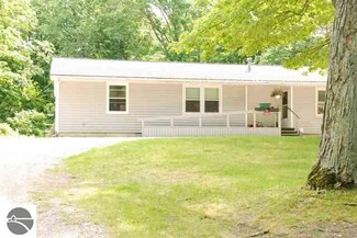 835 Lake St, Benzonia, MI 49616