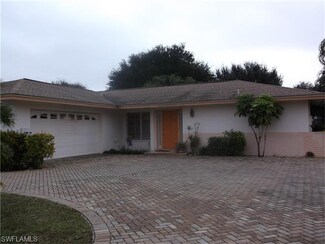 163 Doral Cir, Naples, FL 34113