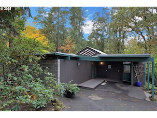 195 W 35th Place, Eugene, OR 97405