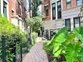 2040 N Sedgwick St Unit H, Chicago, IL 60614