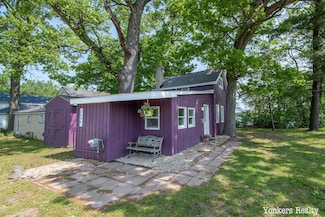2696 Cottage Dr, Orleans, MI 48865