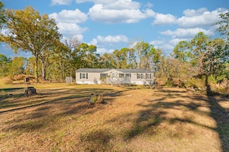 1657 North St, Ray City, GA 31645