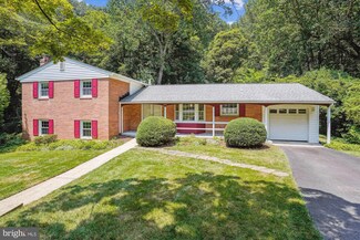 8952 Falling Creek Ct, Annandale, VA 22003
