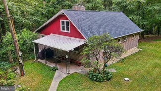 610 Hilltop Rd, Hummelstown, PA 17036