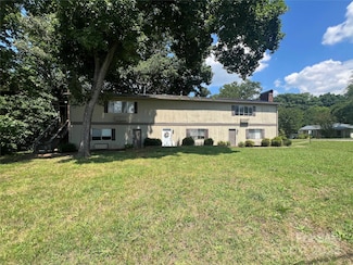 810 10th Street Blvd NW, Hickory, NC 28601