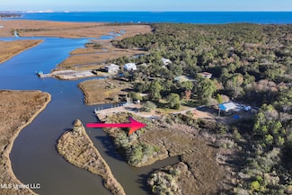 1159-1161 W Loraine St, Ocean Springs, MS 39564