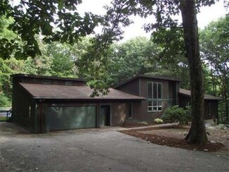 38 Warren St, Boylston, MA 01505