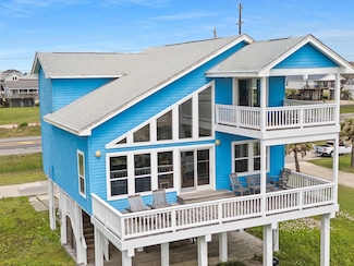 22915 Gulf Dr, Galveston, TX 77554