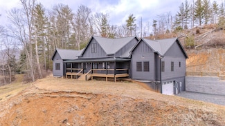 155 Black Snake Curve Dr, Burnsville, NC 28714