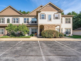 17 Lancaster Place, Ballston Spa, NY 12020