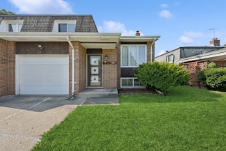 366 Manning Dr, Wood Dale, IL 60191