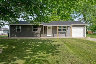 110 Wood Ln, Versailles, IN 47042