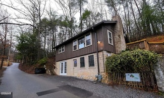 222 Poplar Ln, Gatlinburg, TN 37738