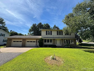 825 Michael St, Kingsford, MI 49802