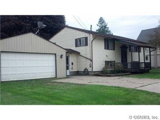 8 Nelson St, Holley, NY 14470