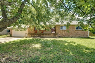 528 N Locust St, Marshfield, MO 65706