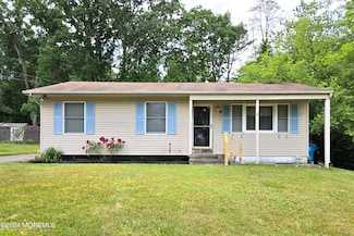7 Birch Dr, Jackson, NJ 08527