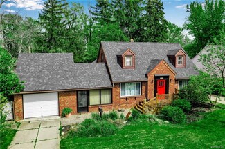 390 S Shore Blvd, Buffalo, NY 14218