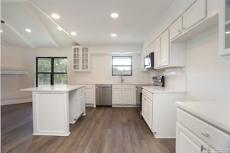100 Howard Dr, Schertz, TX 78154