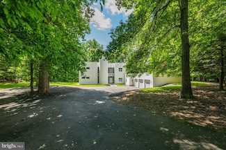 11915 Glen Mill Rd, Potomac, MD 20854