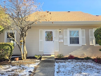 19 B Plaza Del Campillo, Freehold, NJ 07728