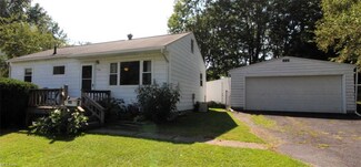 153 Oakwood St, Ravenna, OH 44266