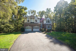 8619 Oak Brook Ln, Fairfax Station, VA 22039