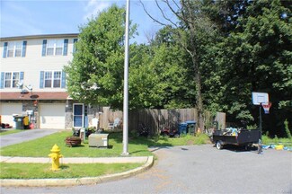7251 Lincoln Ct, New Tripoli, PA 18066