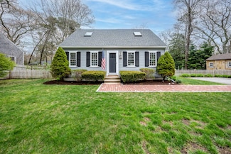 16 Gooseberry Ln, Marstons Mills, MA 02648
