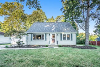 910 Farrell Ave, Kalamazoo, MI 49006