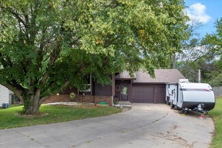 1216 Timber Ln, Glenwood, IA 51534