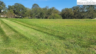 201 Canterbury Dr, North Wilkesboro, NC 28659