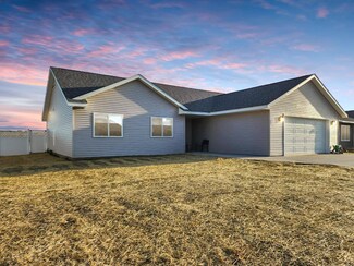 1918 Brownell St, Saint Charles, MN 55972