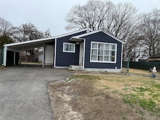 1251 Udall Rd, Bay Shore, NY 11706
