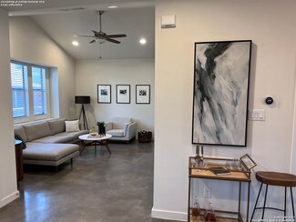 1118 N Olive St, San Antonio, TX 78202