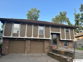 15161 R St, Omaha, NE 68137