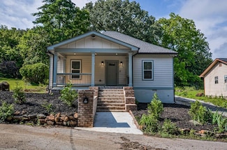 5445 Eva Mamie Ln, Stone Mountain, GA 30083