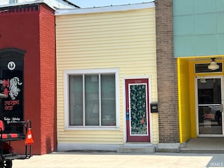 109 S Main St, Fairmount, IN 46928