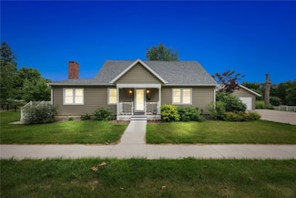 115 3rd St NE, Mount Vernon, IA 52314