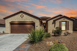 2283 E Thunderchief Dr, Green Valley, AZ 85614