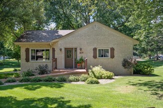 207 York Ave NW, Elk River, MN 55330