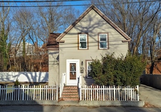 305 Franklin St, Braintree, MA 02184