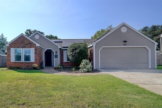 814 N Riverside Dr, Grapevine, TX 76051