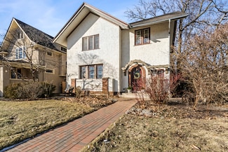 519 N Elmwood Ave, Oak Park, IL 60302