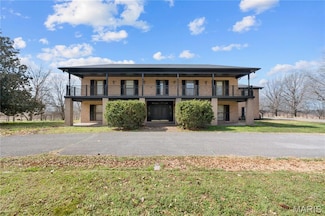 305 Ridge Dr, Sikeston, MO 63801